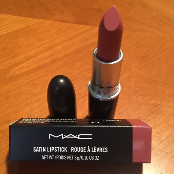 MAC Satin Lipstick Brave - Picture 4 of 14